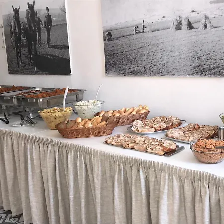 Cett Ξενοδοχείο