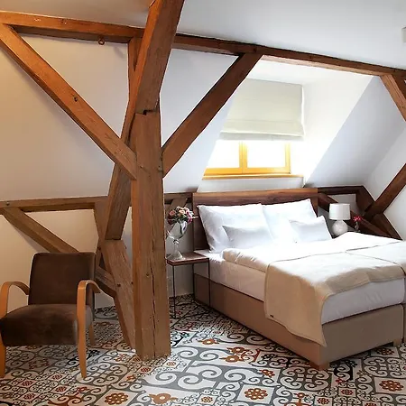 Otel Cett